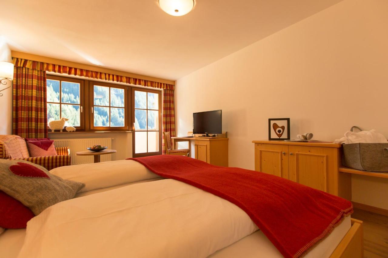 Berghotel Johanneshof Anterselva di Mezzo Esterno foto