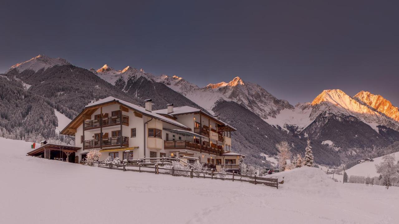 Berghotel Johanneshof Anterselva di Mezzo Esterno foto